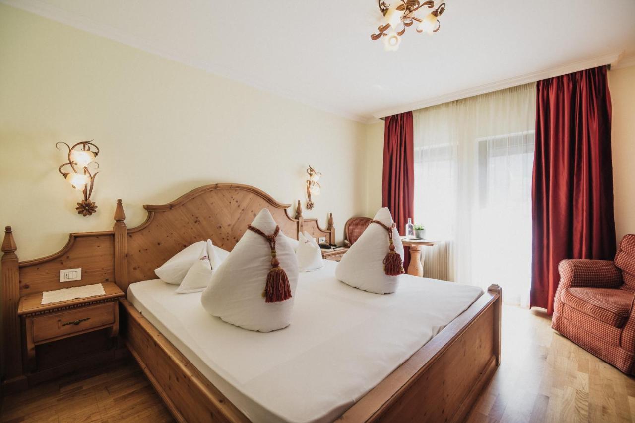 Hotel Muehlbacherhof Lagundo Esterno foto